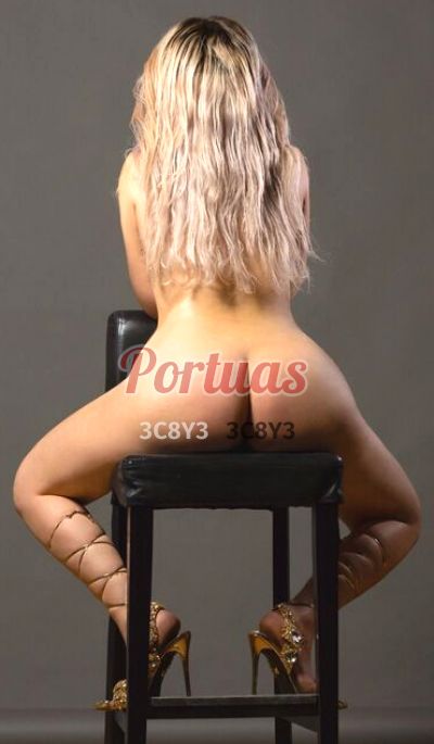 Mel Bozzi, puta em Cascais