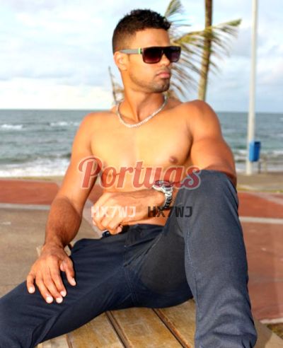 Enzo, Homem que faz massagens eróticas em Portimão