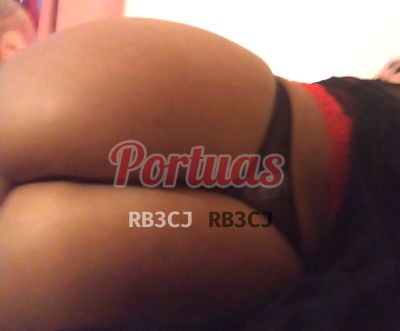 Ayanna, Travesti em Chaves