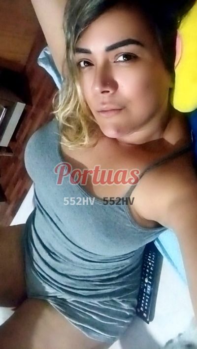Paola, Mulher que faz videochamadas e sexting