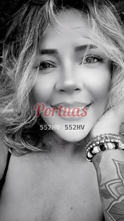 Paola, Mulher que faz videochamadas e sexting