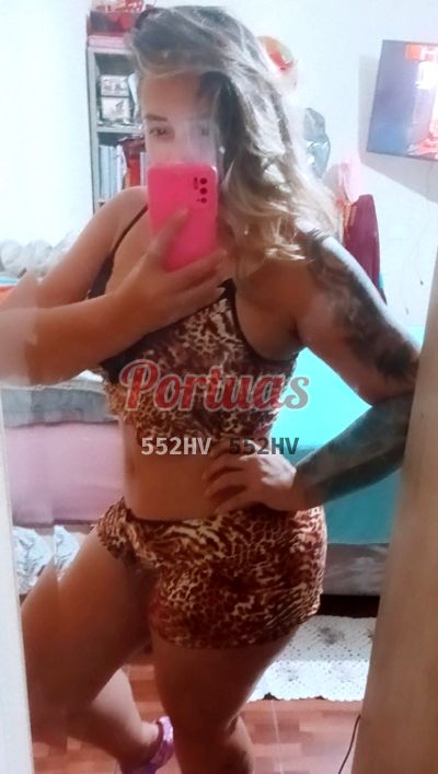 Paola, Mulher que faz videochamadas e sexting