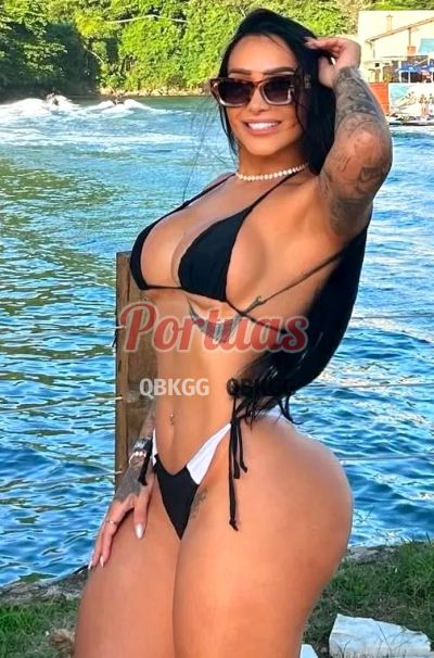 Pétola evoque, acompanhante em Lisboa