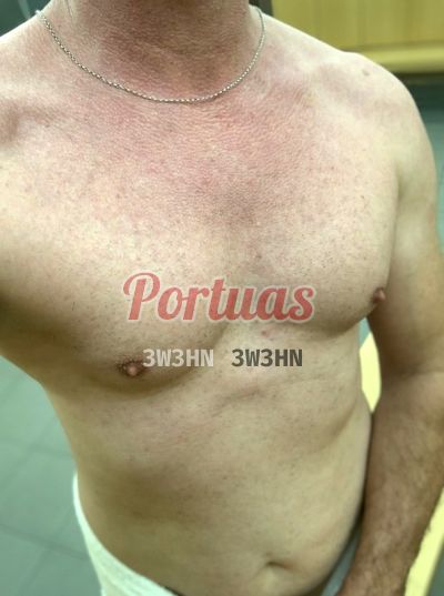 Arthur, homem que faz massagens eróticas em Lisboa