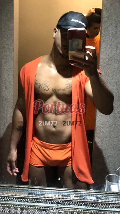 Massagista, Homem que faz massagens eróticas em Porto