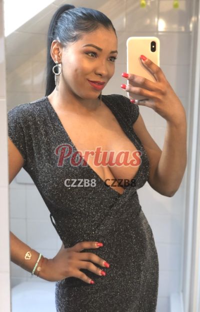 Luna, Escort em Maia