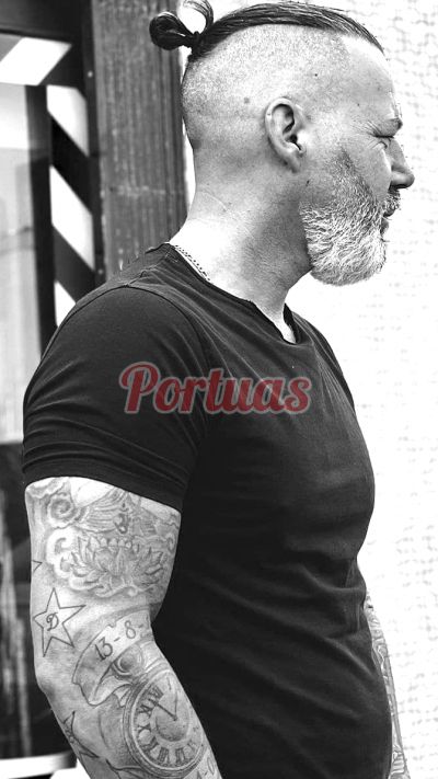 Homem 916071768, Homens em Porto