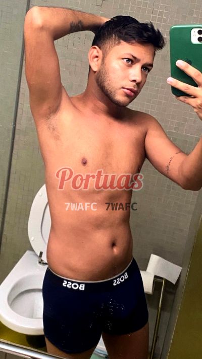 Gabriel 923255315, homem em Lagos