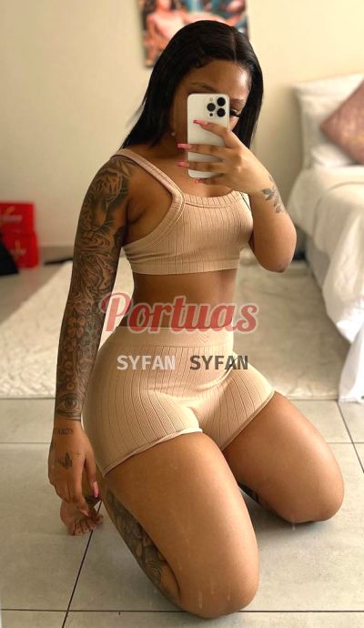 Joyce, Acompanhante em Torres Vedras