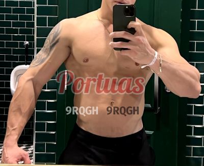 Alejandro 930631002, Homens em Porto