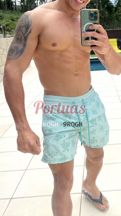 Alejandro 930631002, Homens em Porto