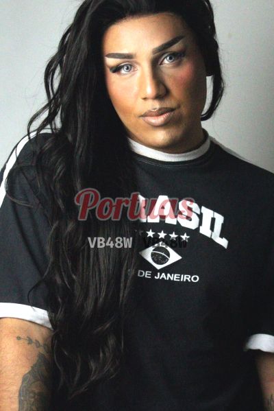 Tallia, travesti em Porto