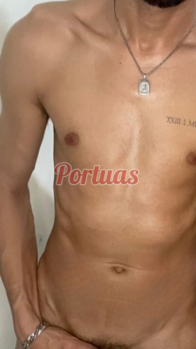 Novo 965087999, Homem em Parque das Nações (Lisboa)