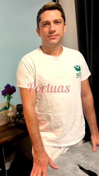 Thiago, homem que faz massagens eróticas em Oeiras