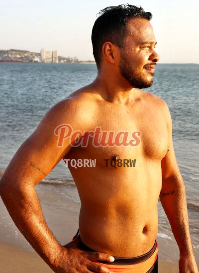 Rodrigo, homem que faz massagens eróticas em Lisboa