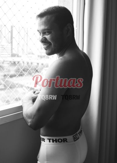 Rodrigo, homem que faz massagens eróticas em Lisboa