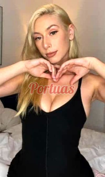 Auri, acompanhante em Braga
