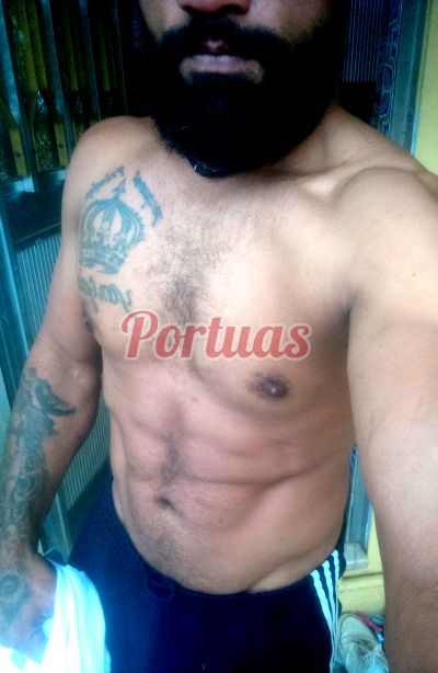 Maike Viana, homem em Porto