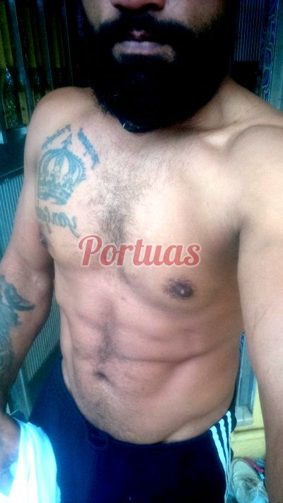 Maike Viana, homem em Porto