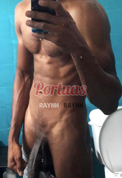 Tavares Mendes, homem em Parque das Nações (Lisboa)