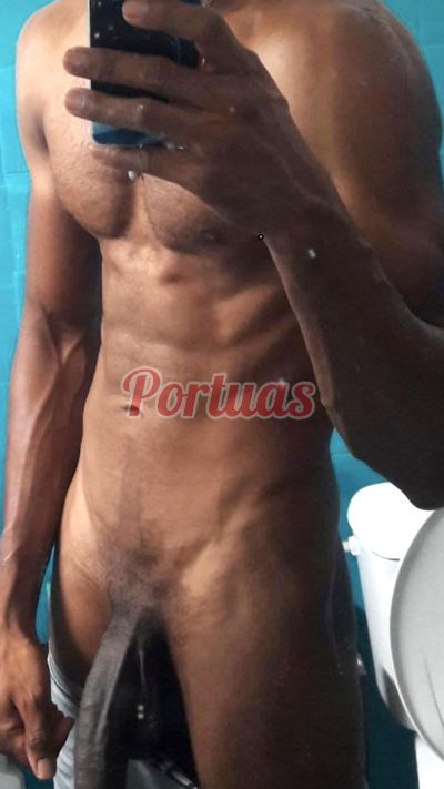 Tavares Mendes, homem em Parque das Nações (Lisboa)