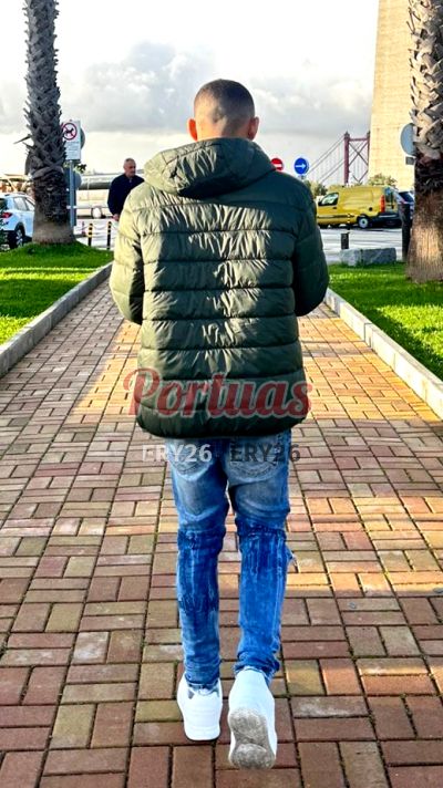 Lorenzo, homem em Almada