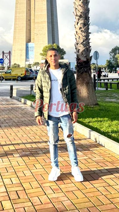 Lorenzo, homem em Almada