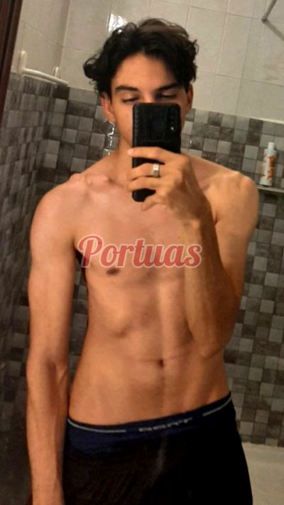 Victhor, homem em Penafiel