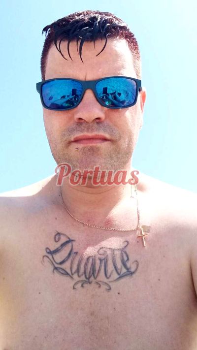 Neves, homem que faz massagens eróticas em Cacém