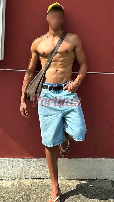 Noah 930960666, homem em Lisboa