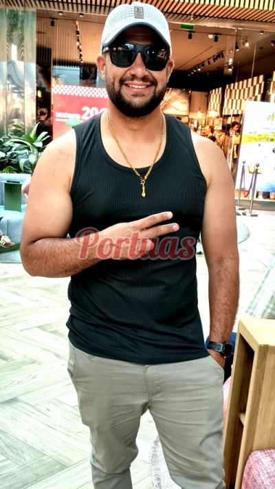 Vald 928383875, homem em Porto
