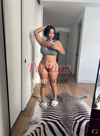 Mia 967440677, puta em Porto