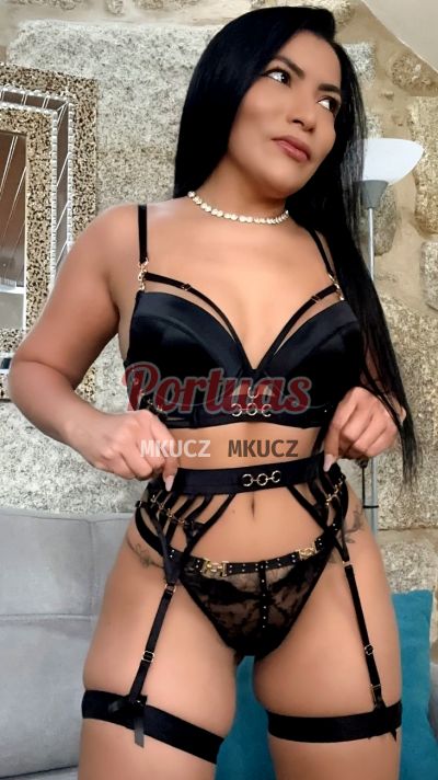 Fanny Ferrari 929308336, puta em Leiria
