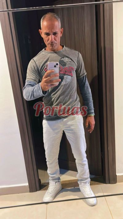 RTS 967561696, homem em Lisboa