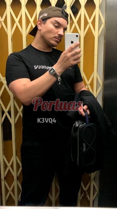 Enzo Ferrari 933588156, homem em Porto