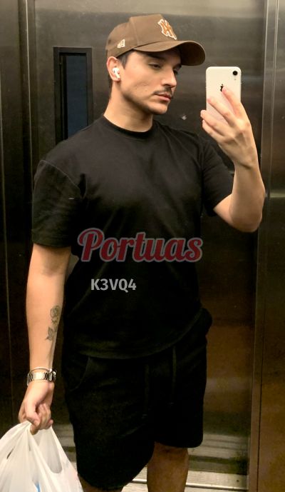 Enzo Ferrari 933588156, homem em Porto